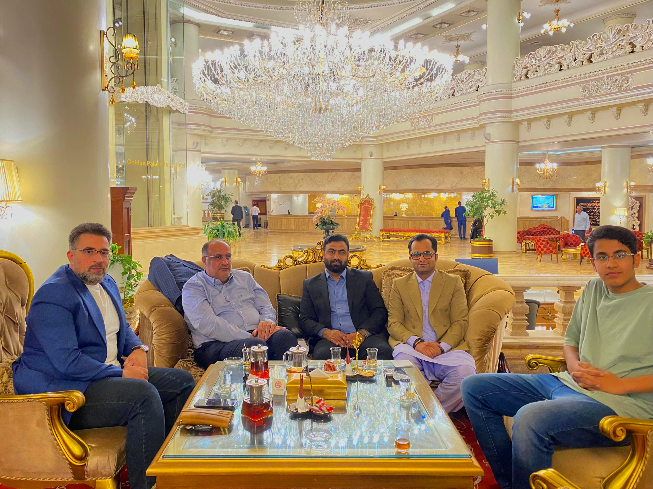 جلسه مدیران منطقه آزاد کیش